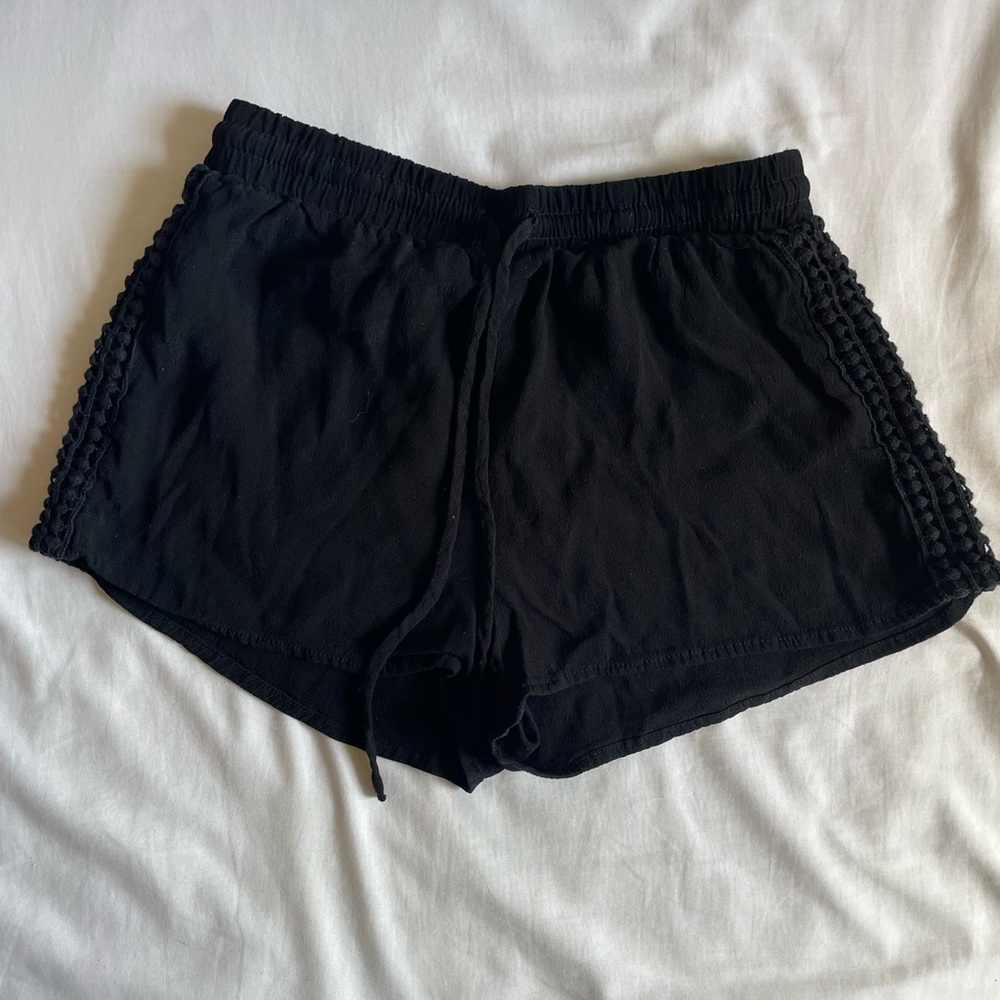 Women’s forever 21 Black shorts